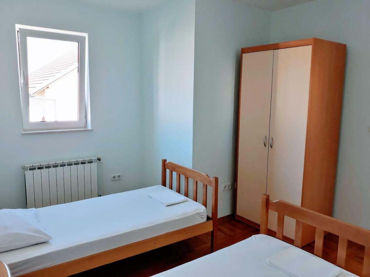 Apartments Andela Sveti Filip i Jakov Extérieur photo